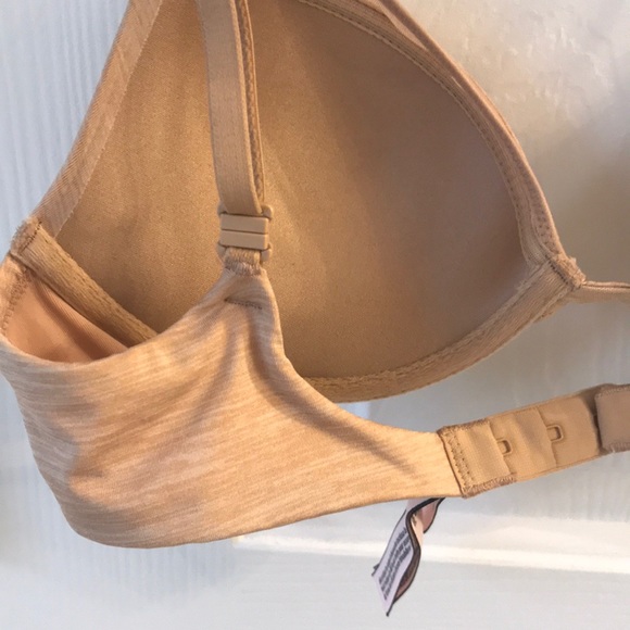 32B Victoria’s Secret - Picture 3 of 4